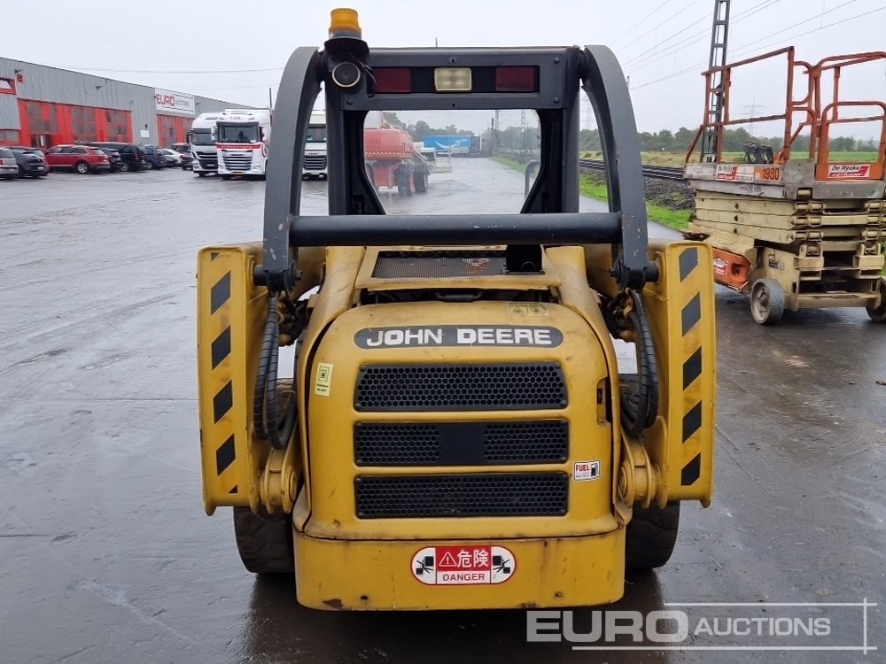John Deere 240 - 滑移装载机:图4 John Deere 240 - 滑移装载机:图4