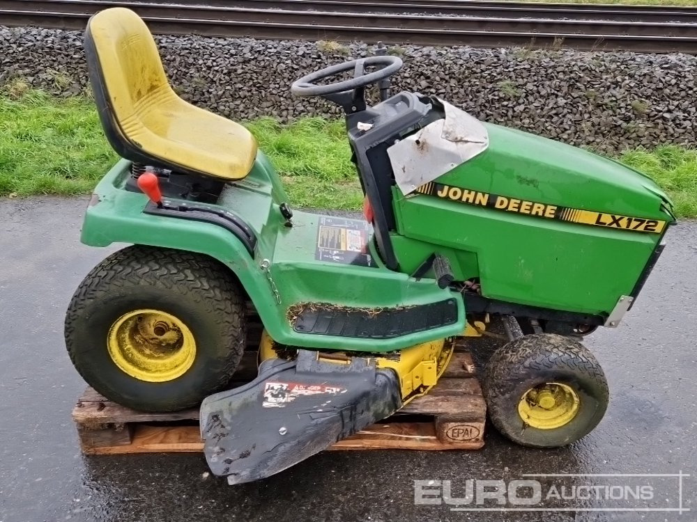 John Deere LX172 - 园林割草机:图5 John Deere LX172 - 园林割草机:图5
