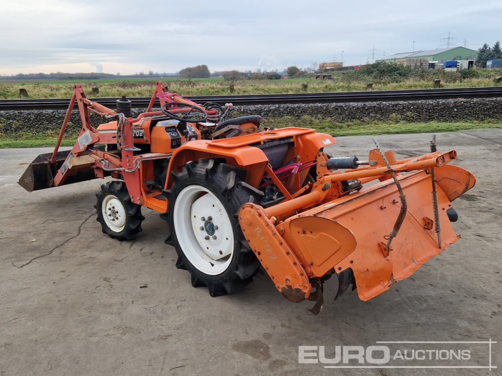 Kubota B1702 - 紧凑型拖拉机:图3 Kubota B1702 - 紧凑型拖拉机:图3