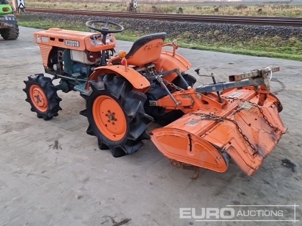 Kubota B7001 - 紧凑型拖拉机:图3 Kubota B7001 - 紧凑型拖拉机:图3
