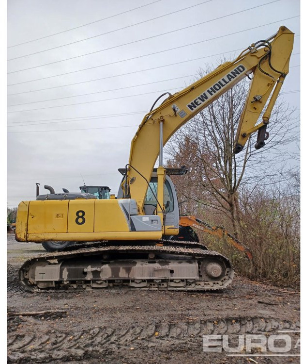 New Holland E215B - 履带式挖掘机:图1 New Holland E215B - 履带式挖掘机:图1