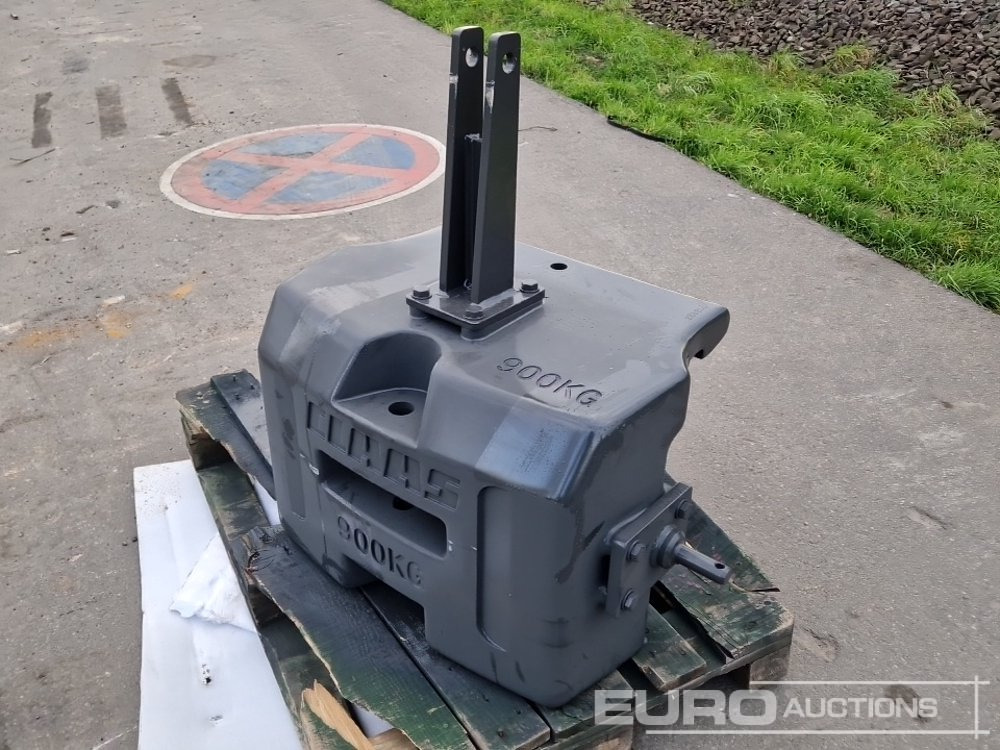 Unused 2025 Claas 900kg BigPack Cast Iron Block Weight. Can be Mounted on the Front Weight Carrier, Front Hitch or Rear Hitch - 农业机械:图1 Unused 2025 Claas 900kg BigPack Cast Iron Block Weight. Can be Mounted on the Front Weight Carrier, Front Hitch or Rear Hitch - 农业机械:图1