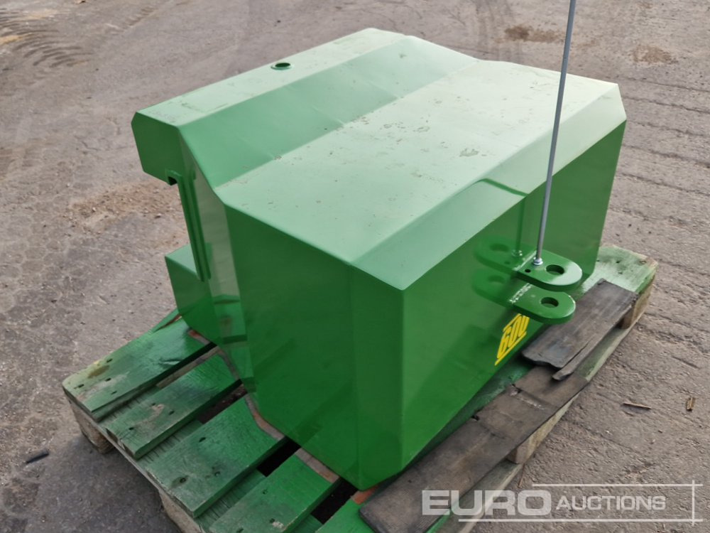 Unused 2025 John Deere 600kg Front Weights to suit John Deere Tractors, Metal Case with Towing Eye (Green) - 农业机械:图2 Unused 2025 John Deere 600kg Front Weights to suit John Deere Tractors, Metal Case with Towing Eye (Green) - 农业机械:图2