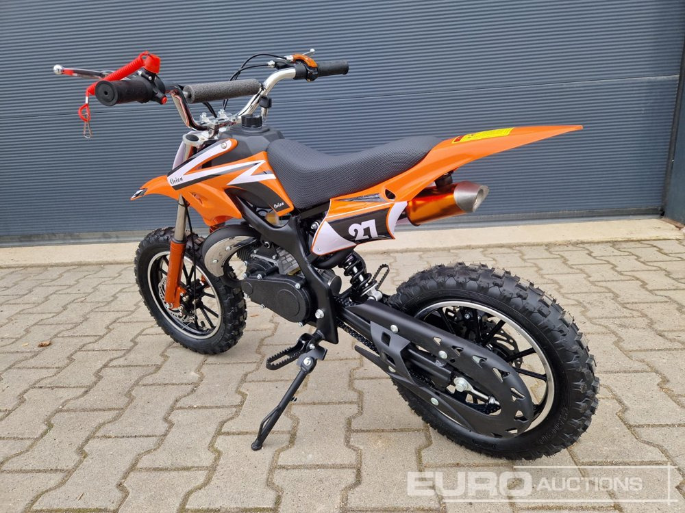 Unused DIRTBIKE 50R-D705 49CC Kids Petrol Motorbike, Automatic - 摩托车:图4 Unused DIRTBIKE 50R-D705 49CC Kids Petrol Motorbike, Automatic - 摩托车:图4