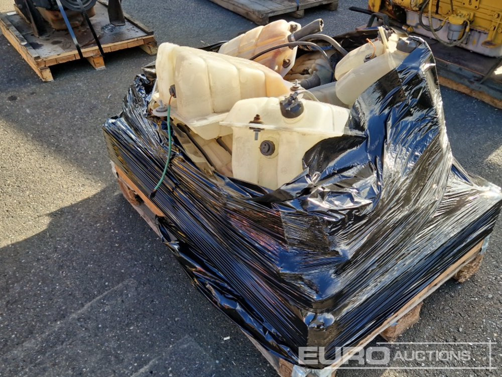 Window Washer Water Tanks to suit Iveco - 备件:图4 Window Washer Water Tanks to suit Iveco - 备件:图4