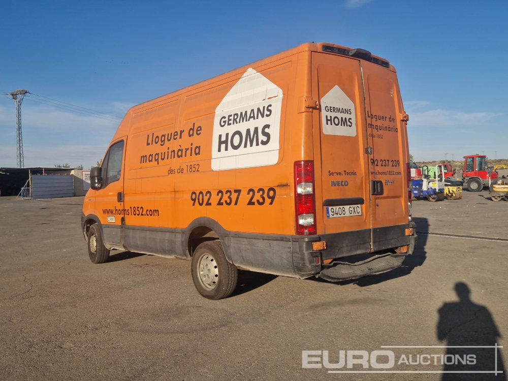 2010 Iveco Daily 35 S14 - 无侧窗厢式货车:图3 2010 Iveco Daily 35 S14 - 无侧窗厢式货车:图3