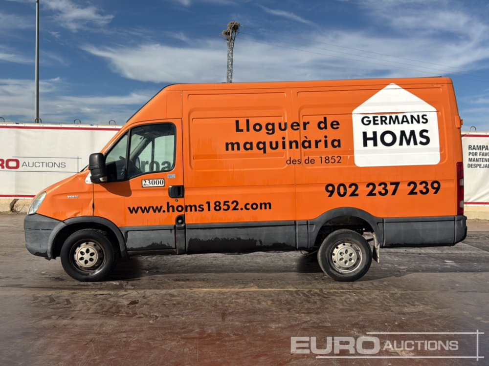 2010 Iveco Daily 35 S14 - 无侧窗厢式货车:图2 2010 Iveco Daily 35 S14 - 无侧窗厢式货车:图2