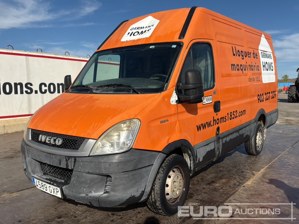 2010 Iveco Daily 35 S14 - 无侧窗厢式货车:图1 2010 Iveco Daily 35 S14 - 无侧窗厢式货车:图1