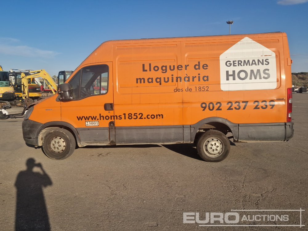 2010 Iveco Daily 35 S14 - 无侧窗厢式货车:图2 2010 Iveco Daily 35 S14 - 无侧窗厢式货车:图2