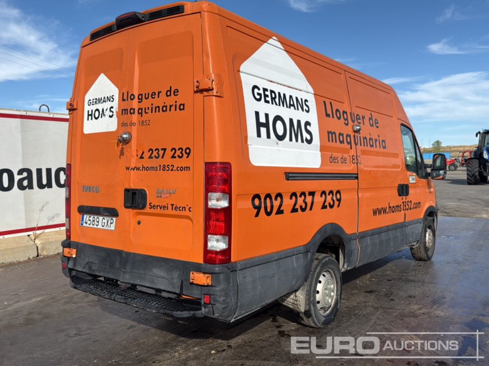 2010 Iveco Daily 35 S14 - 无侧窗厢式货车:图5 2010 Iveco Daily 35 S14 - 无侧窗厢式货车:图5