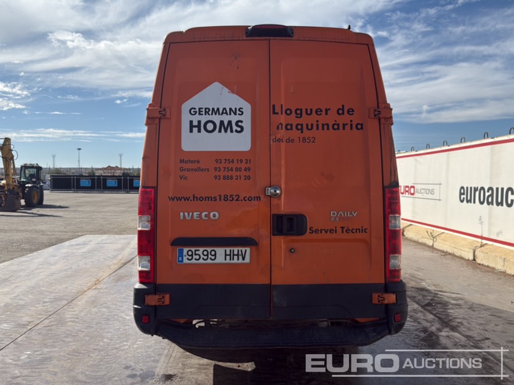 2012 Iveco Daily 35 S14 - 无侧窗厢式货车:图4 2012 Iveco Daily 35 S14 - 无侧窗厢式货车:图4