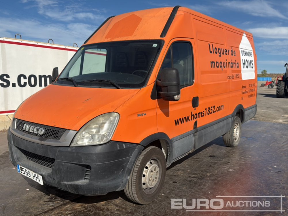 2012 Iveco Daily 35 S14 - 无侧窗厢式货车:图1 2012 Iveco Daily 35 S14 - 无侧窗厢式货车:图1