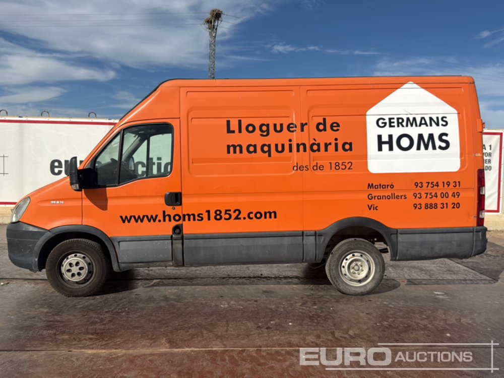 2012 Iveco Daily 35 S14 - 无侧窗厢式货车:图2 2012 Iveco Daily 35 S14 - 无侧窗厢式货车:图2
