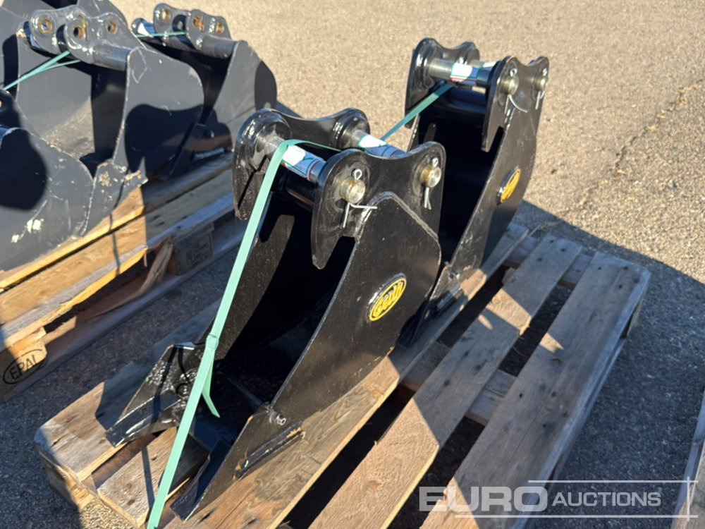 Geith Digging Bucket H03-0250-11937 to suit Yanmar SV26 (S/Ns 1189563, 1197867) (2 of) - 铲斗:图1 Geith Digging Bucket H03-0250-11937 to suit Yanmar SV26 (S/Ns 1189563, 1197867) (2 of) - 铲斗:图1