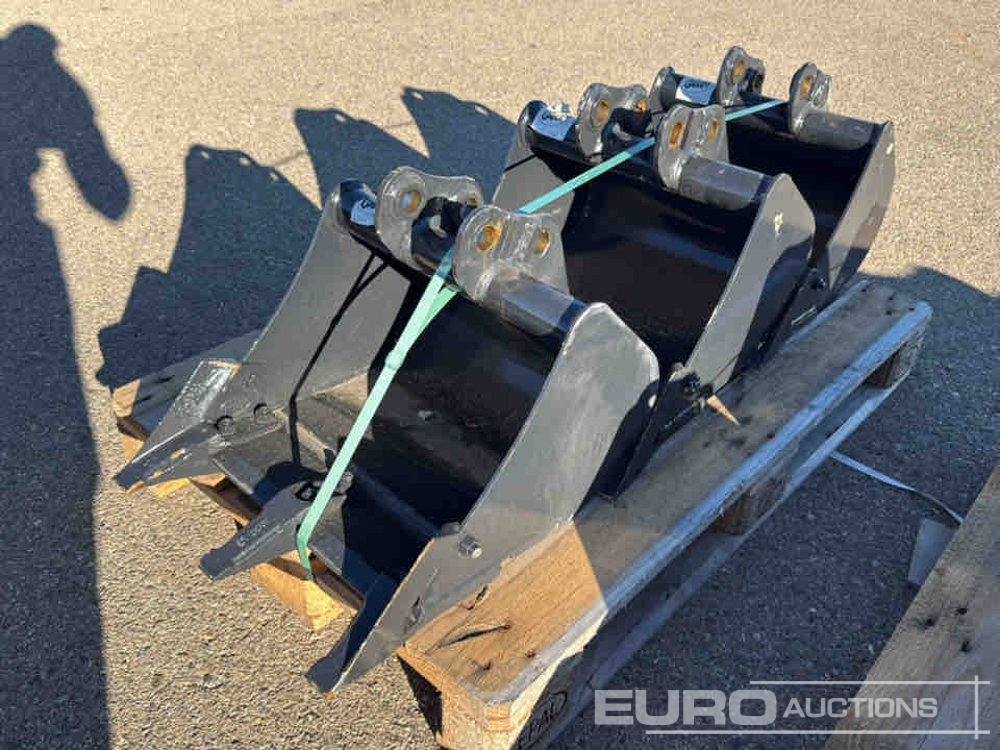 Yanmar Digging Bucket GGT120BA40450T to suit 1.5-2 Ton Excavator (S/Ns 1106286, 1106278, 1106285) (3 of) - 铲斗:图1 Yanmar Digging Bucket GGT120BA40450T to suit 1.5-2 Ton Excavator (S/Ns 1106286, 1106278, 1106285) (3 of) - 铲斗:图1