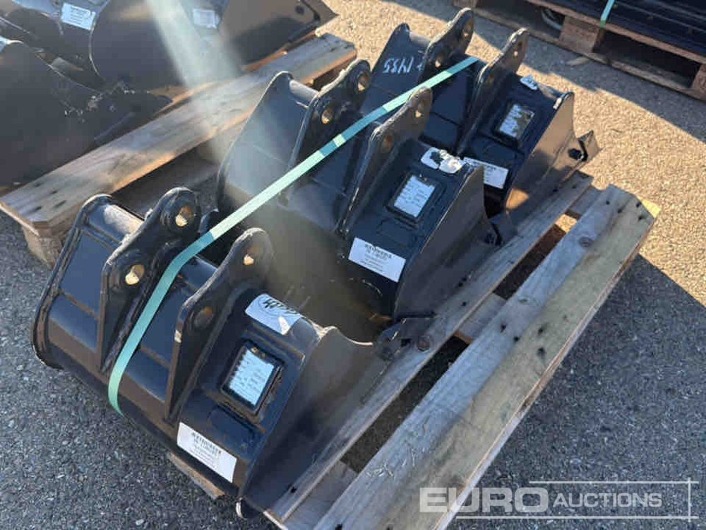 Yanmar Digging Bucket GGT120BA40450T to suit 1.5-2 Ton Excavator (S/Ns 1106286, 1106278, 1106285) (3 of) - 铲斗:图3 Yanmar Digging Bucket GGT120BA40450T to suit 1.5-2 Ton Excavator (S/Ns 1106286, 1106278, 1106285) (3 of) - 铲斗:图3