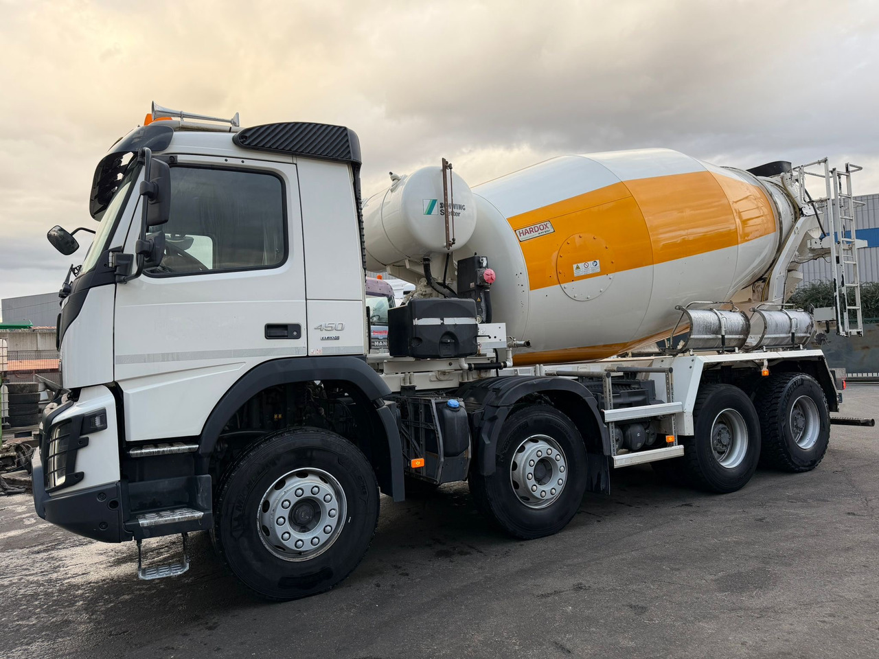 Camion béton Volvo FMX 450 FJ-925-BS - 混凝土搅拌车:图2 Camion béton Volvo FMX 450 FJ-925-BS - 混凝土搅拌车:图2