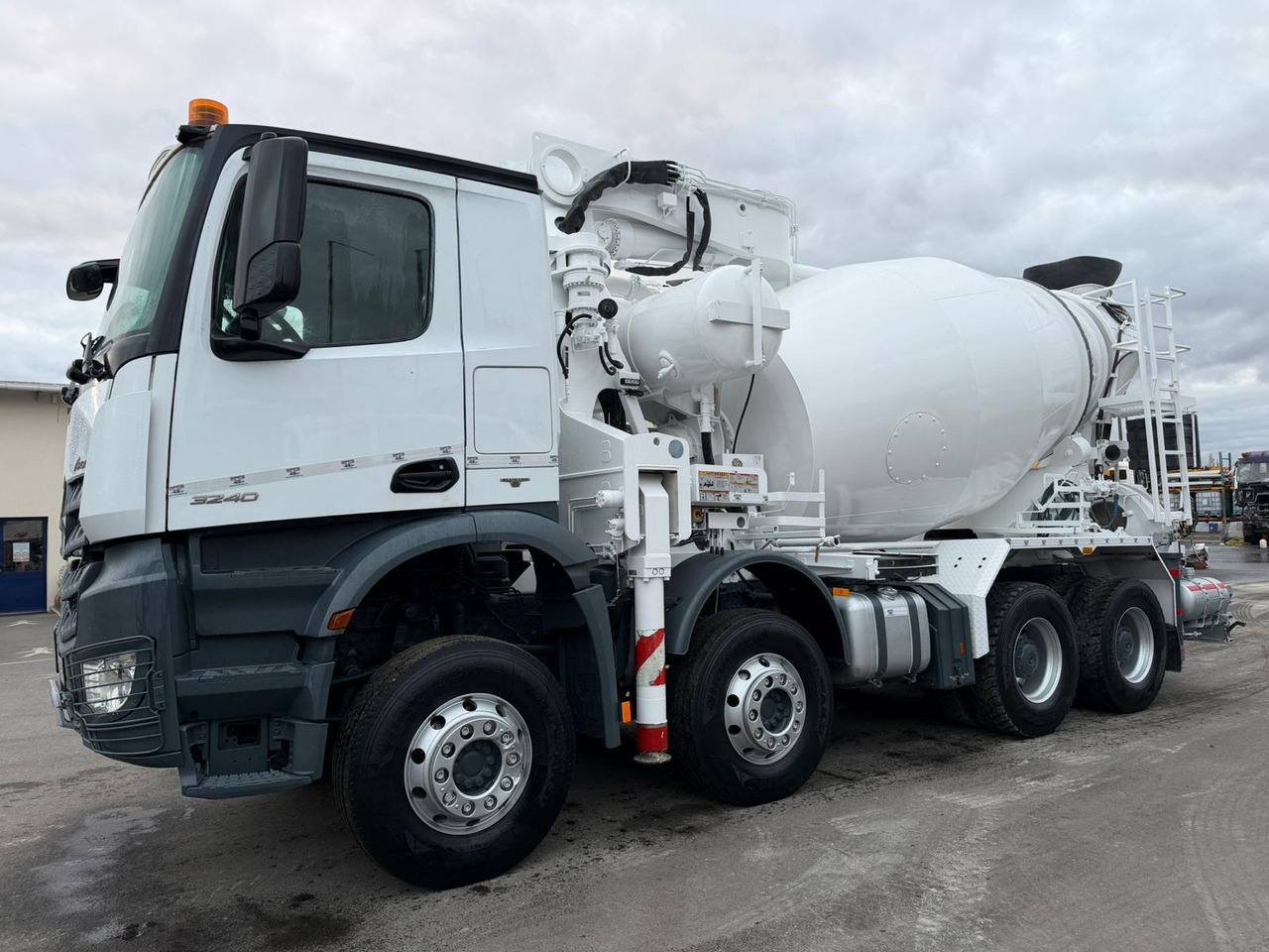 Camion béton pompe Mercedes Arocs 3240 DV-125-FH - 混凝土泵车:图2 Camion béton pompe Mercedes Arocs 3240 DV-125-FH - 混凝土泵车:图2