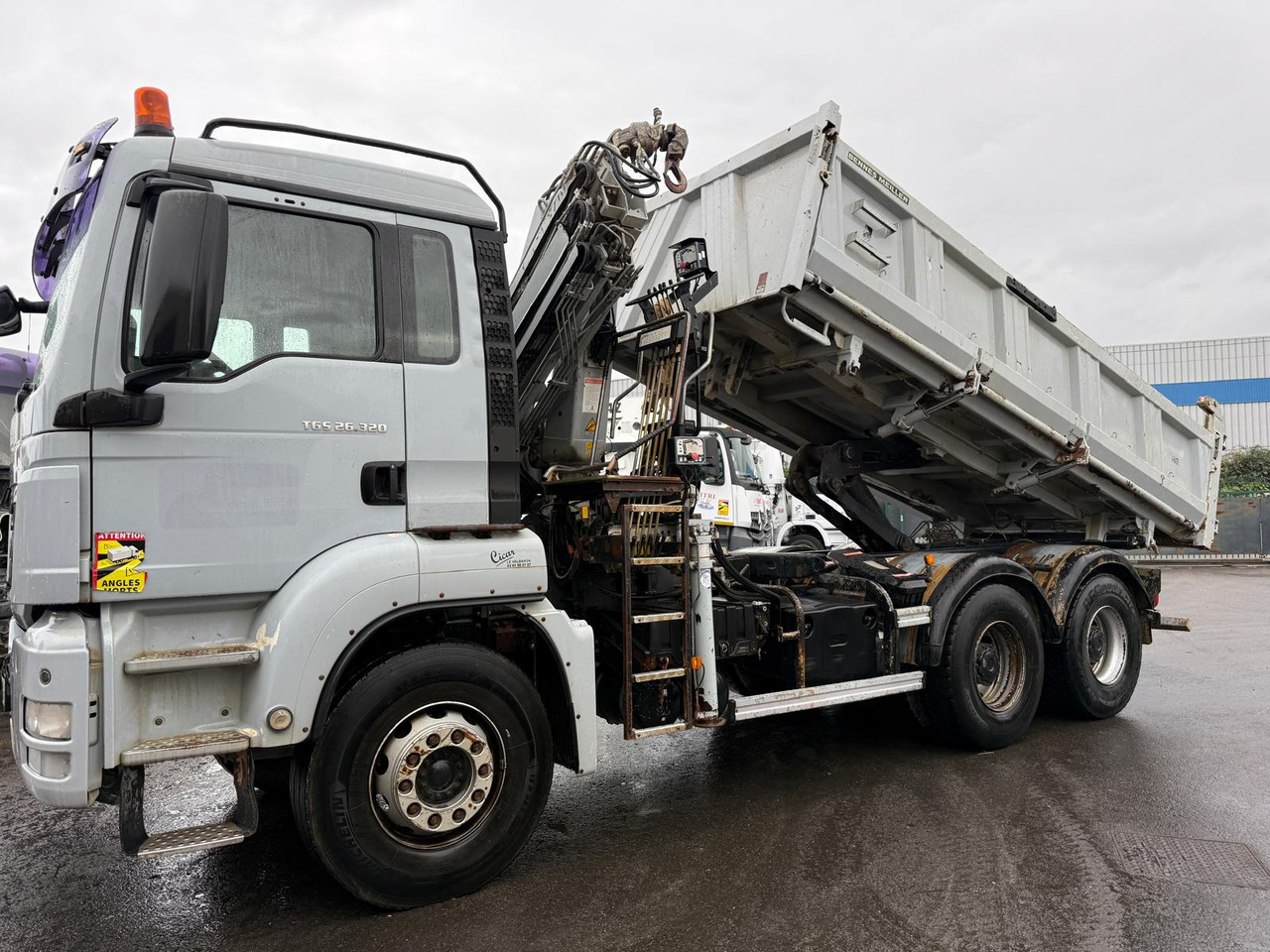 Camion porteur grue bi-benne MAN TGS 26.320 AB-504-HR - 翻斗车, 起重车:图4 Camion porteur grue bi-benne MAN TGS 26.320 AB-504-HR - 翻斗车, 起重车:图4