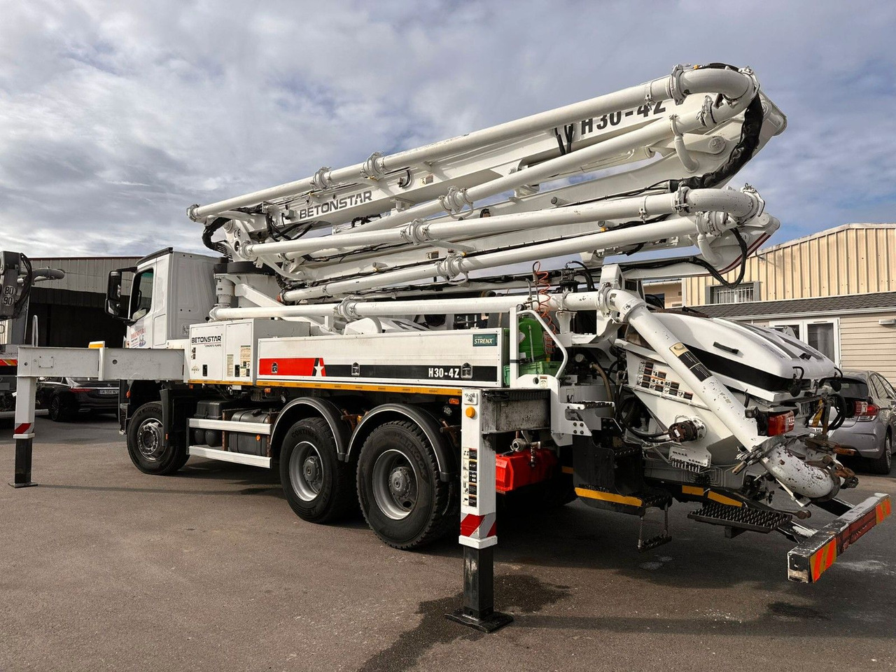 Mercedes-Benz Arocs 2640 - 混凝土泵车:图5 Mercedes-Benz Arocs 2640 - 混凝土泵车:图5