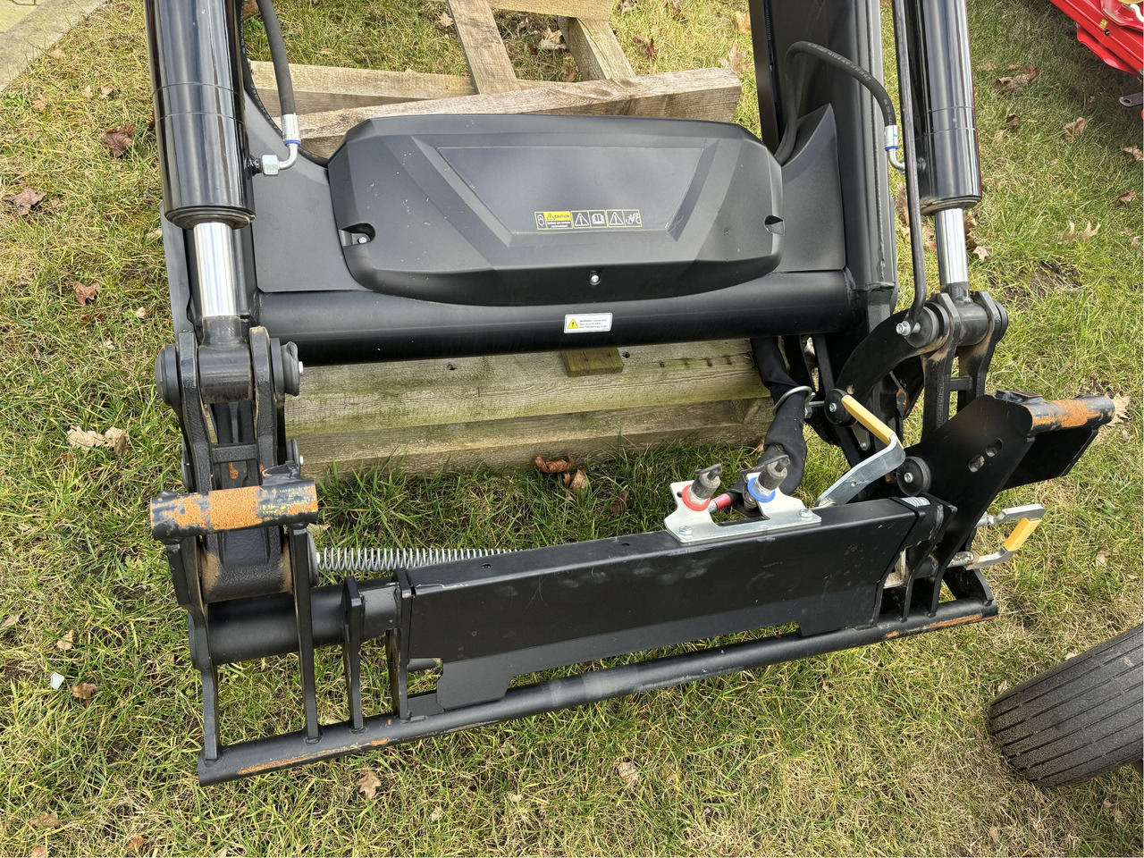 Alö Frontlader G5L Valtra - 牵引车前端装载机:图4 Alö Frontlader G5L Valtra - 牵引车前端装载机:图4