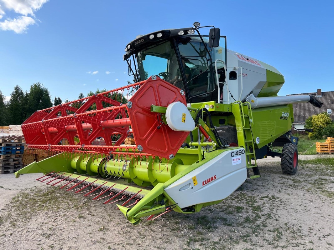 CLAAS Avero 240 - 联合收割机:图1 CLAAS Avero 240 - 联合收割机:图1