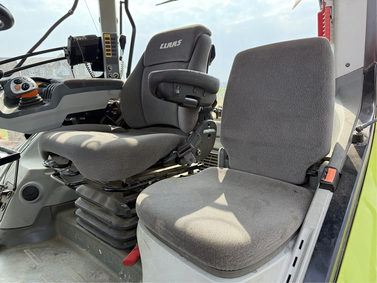 Claas Axion 960 C-Matic CEBIS - 拖拉机:图2 Claas Axion 960 C-Matic CEBIS - 拖拉机:图2