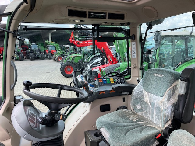 Fendt 313 Vario S4 Profi - 拖拉机:图3 Fendt 313 Vario S4 Profi - 拖拉机:图3