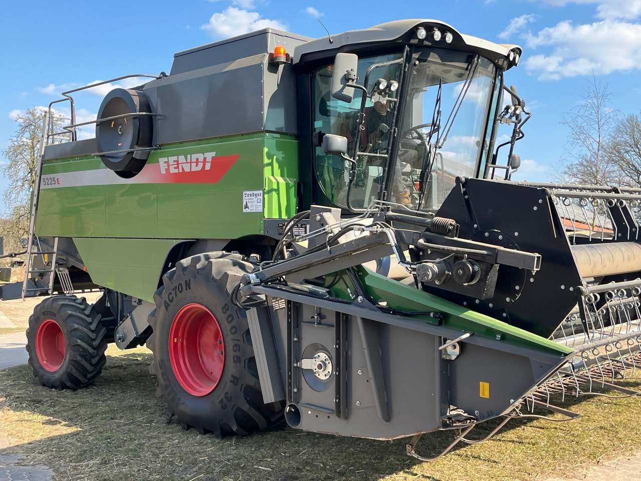 Fendt 5225 E 5,50m PowerFlow Schneiwerk - 联合收割机:图4 Fendt 5225 E 5,50m PowerFlow Schneiwerk - 联合收割机:图4
