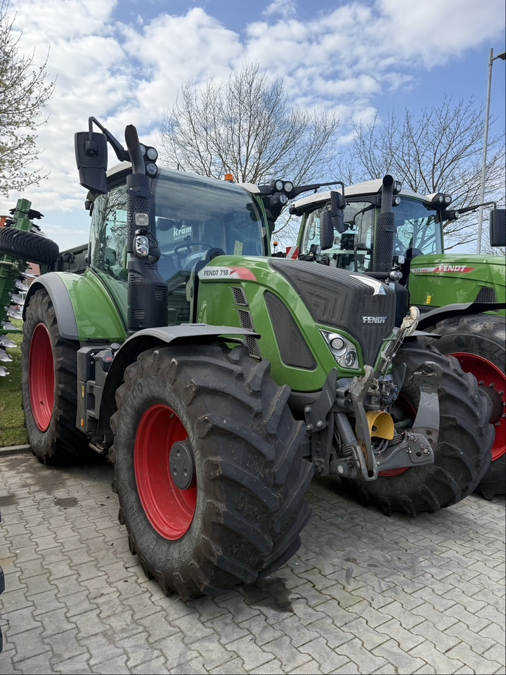 Fendt 718 Vario S4 ProfiPlus - 拖拉机:图1 Fendt 718 Vario S4 ProfiPlus - 拖拉机:图1