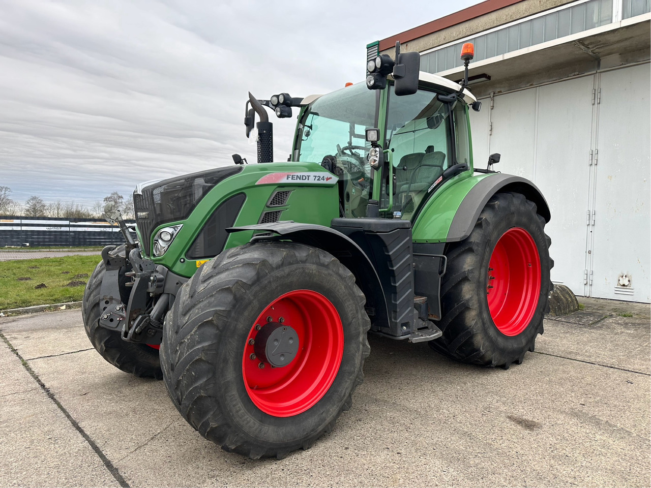 Fendt 724 Vario S4 ProfiPlus - 拖拉机:图1 Fendt 724 Vario S4 ProfiPlus - 拖拉机:图1