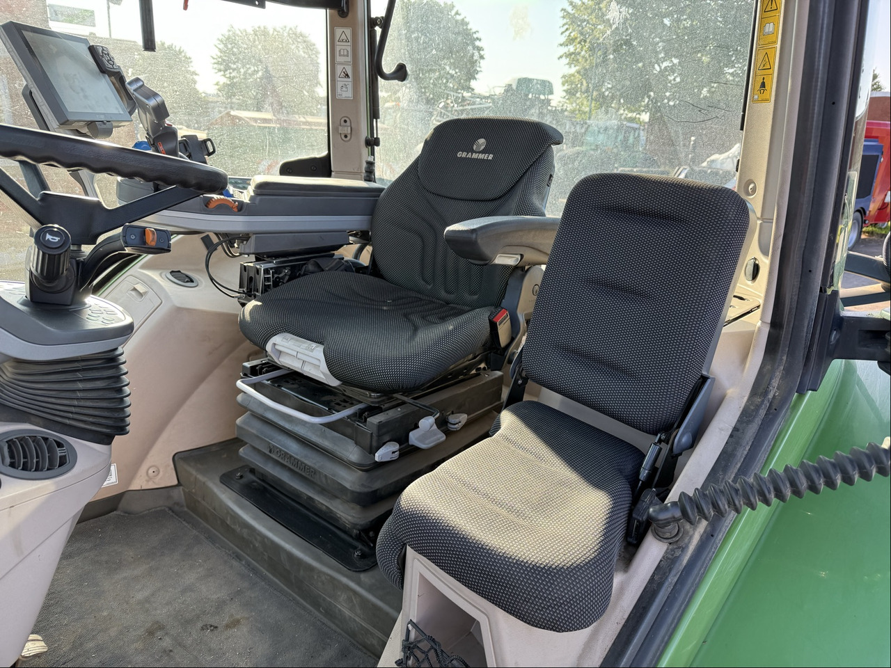 Fendt 724 Vario S4 ProfiPlus - 拖拉机:图4 Fendt 724 Vario S4 ProfiPlus - 拖拉机:图4