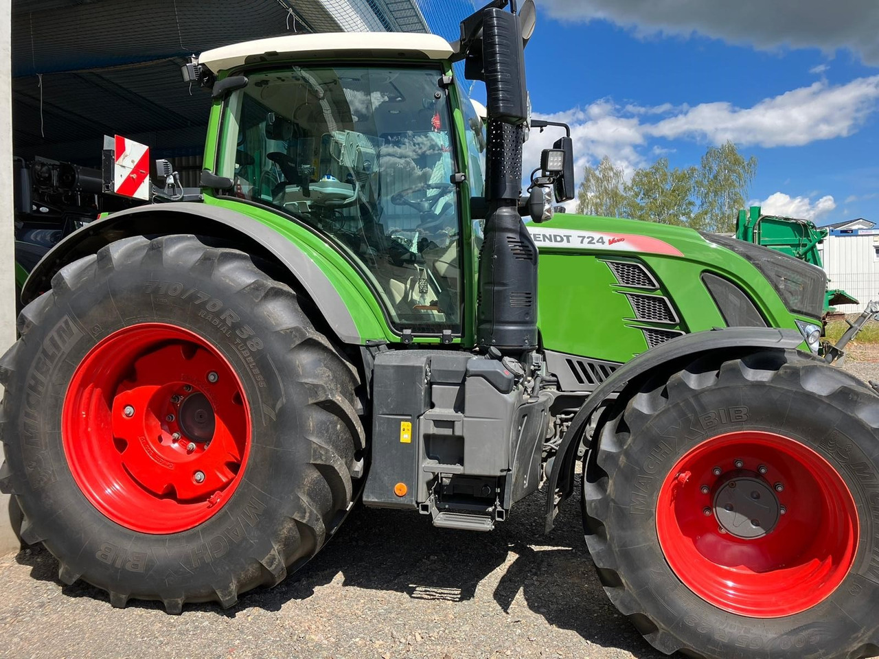Fendt 724 Vario S4 Profi - 拖拉机:图1 Fendt 724 Vario S4 Profi - 拖拉机:图1