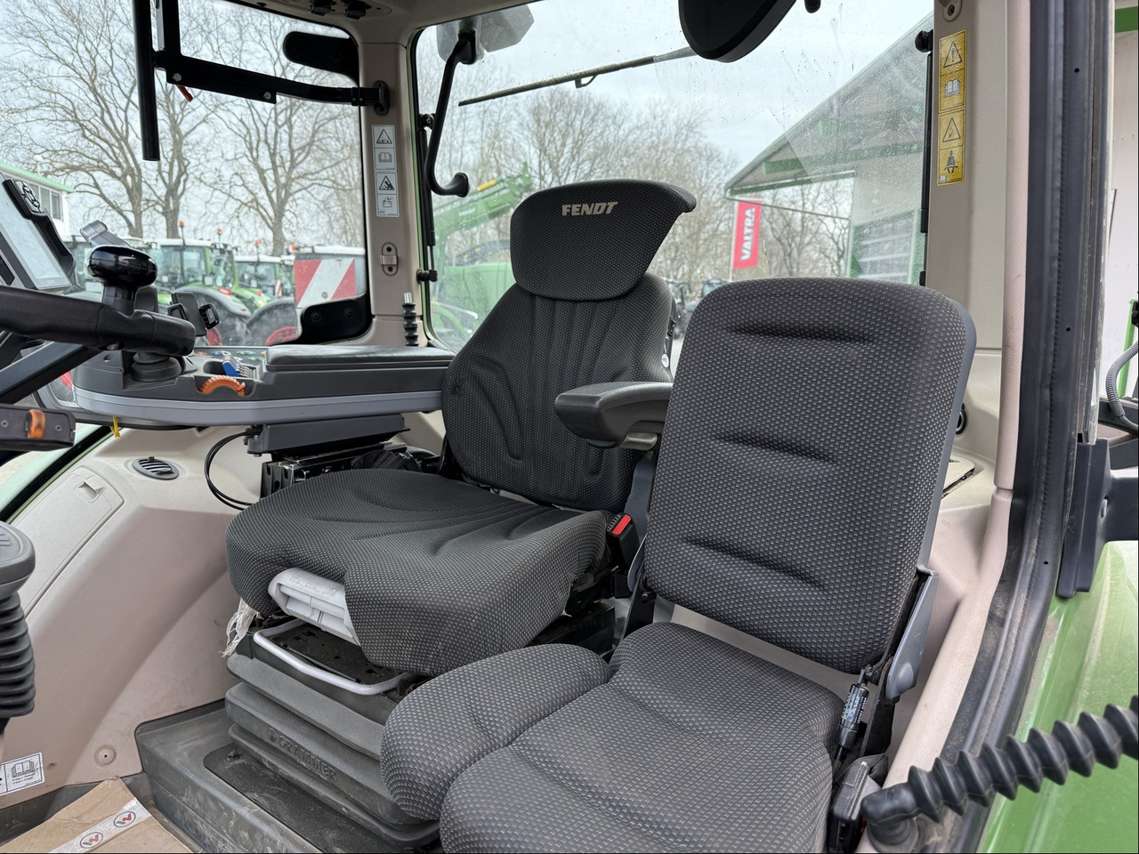 Fendt 724 Vario S4 - 拖拉机:图5 Fendt 724 Vario S4 - 拖拉机:图5