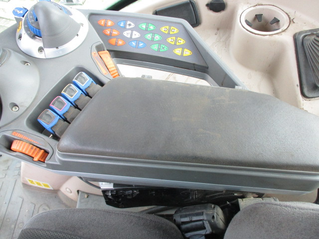 Fendt 724 Vario SCR Profi Plus - 拖拉机:图5 Fendt 724 Vario SCR Profi Plus - 拖拉机:图5