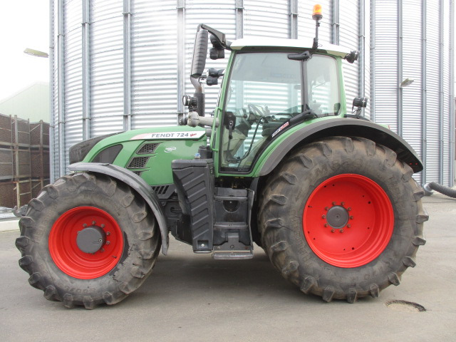 Fendt 724 Vario SCR Profi Plus - 拖拉机:图1 Fendt 724 Vario SCR Profi Plus - 拖拉机:图1
