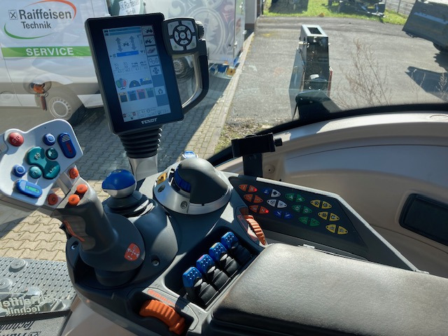 Fendt 826 Vario S4 Profi - 拖拉机:图5 Fendt 826 Vario S4 Profi - 拖拉机:图5