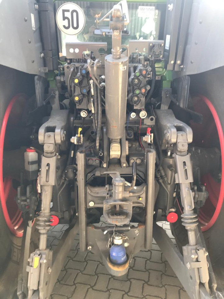 Fendt 828 Vario S4 Profi - 拖拉机:图2 Fendt 828 Vario S4 Profi - 拖拉机:图2