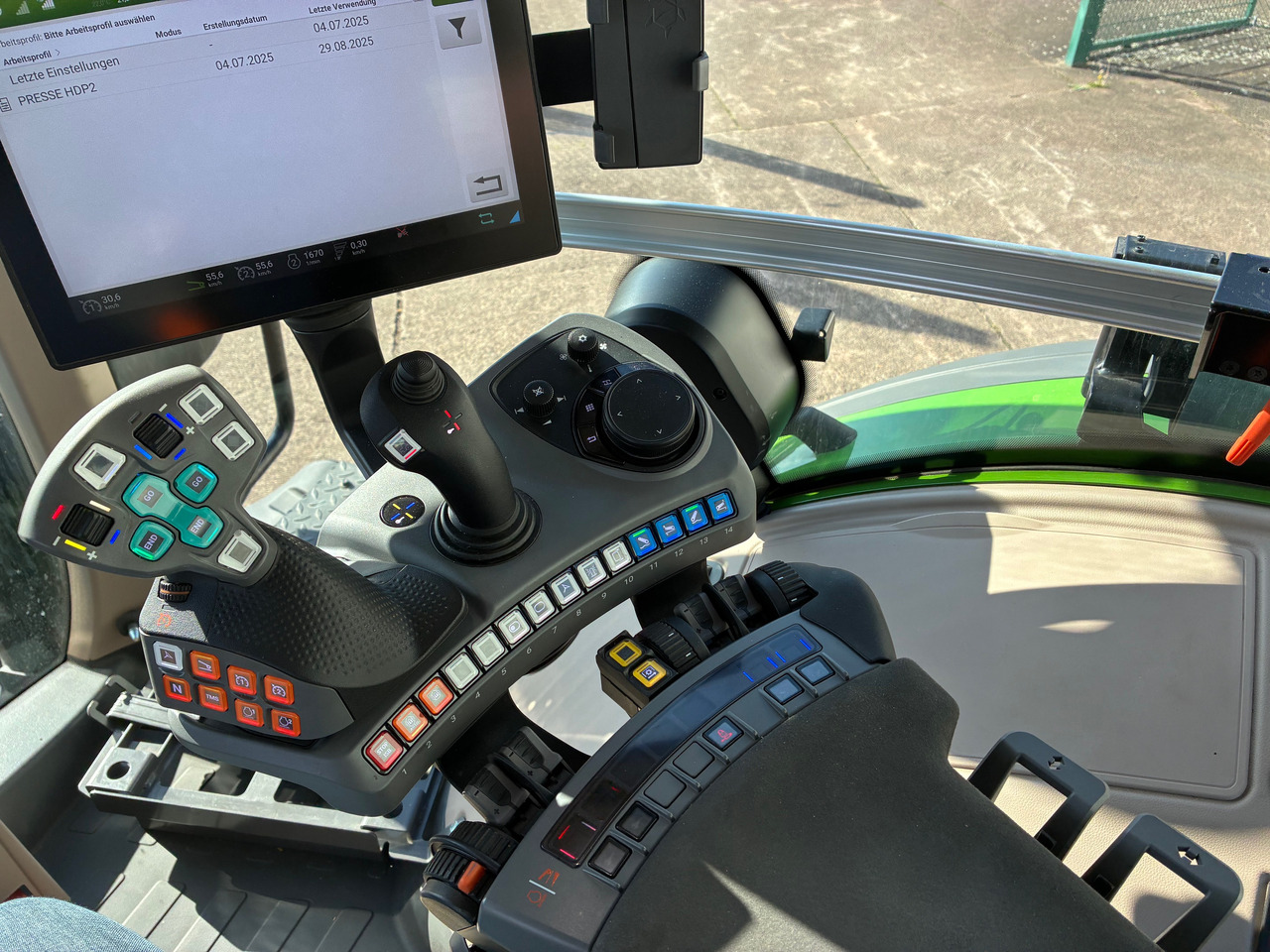 Fendt 942 Vario Gen7 Power Setting2 - 拖拉机:图3 Fendt 942 Vario Gen7 Power Setting2 - 拖拉机:图3