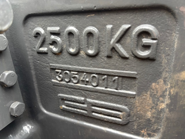 Fendt Belastungsgewicht 2500 kg - 拖拉机:图2 Fendt Belastungsgewicht 2500 kg - 拖拉机:图2