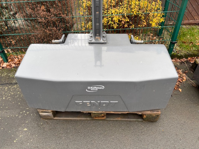 Fendt Belastungsgewicht 2500 kg - 拖拉机:图1 Fendt Belastungsgewicht 2500 kg - 拖拉机:图1