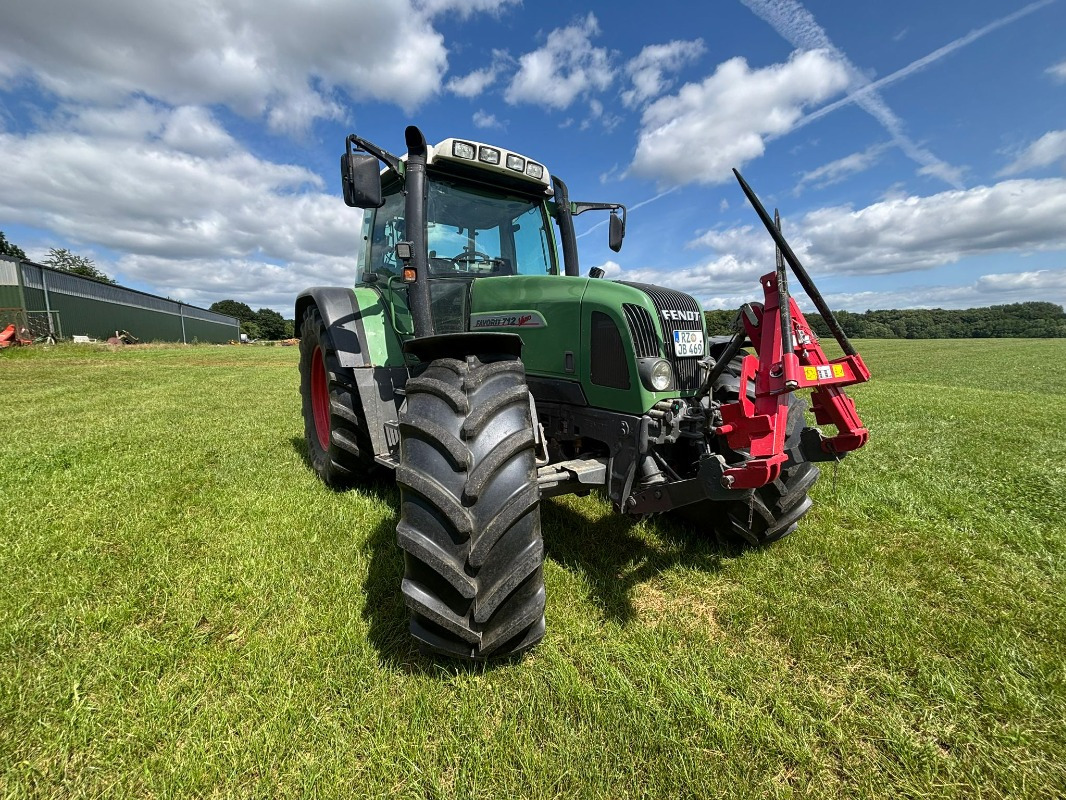 Fendt Favorit 712 Vario - 拖拉机:图2 Fendt Favorit 712 Vario - 拖拉机:图2