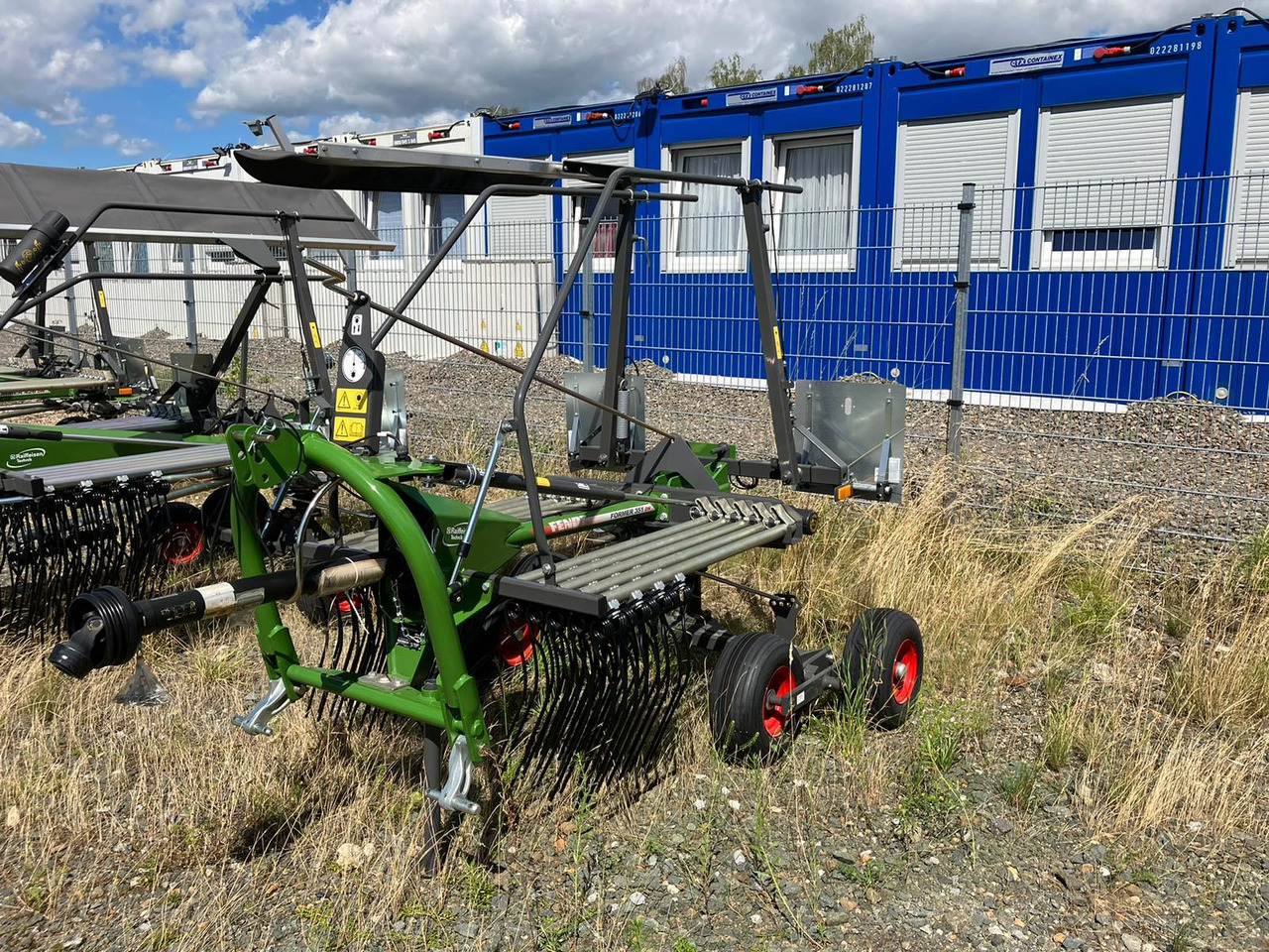 Fendt Former 351 DN - 翻草机/ 搂草机:图1 Fendt Former 351 DN - 翻草机/ 搂草机:图1