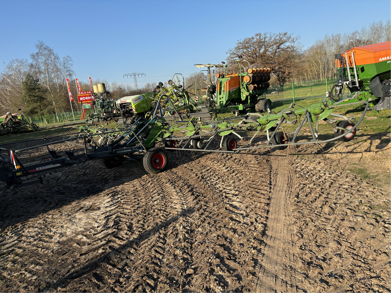 Fendt Twister 13010T - 翻草机/ 搂草机:图2 Fendt Twister 13010T - 翻草机/ 搂草机:图2