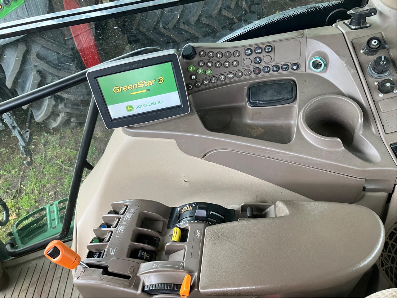 John Deere 6170 R AutoPower - 拖拉机:图3 John Deere 6170 R AutoPower - 拖拉机:图3