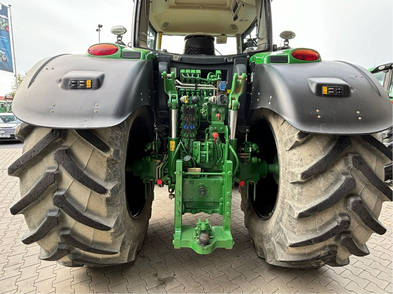 John Deere 6215 R - 拖拉机:图3 John Deere 6215 R - 拖拉机:图3