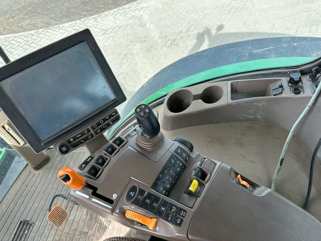 John Deere 7230R - 拖拉机:图2 John Deere 7230R - 拖拉机:图2