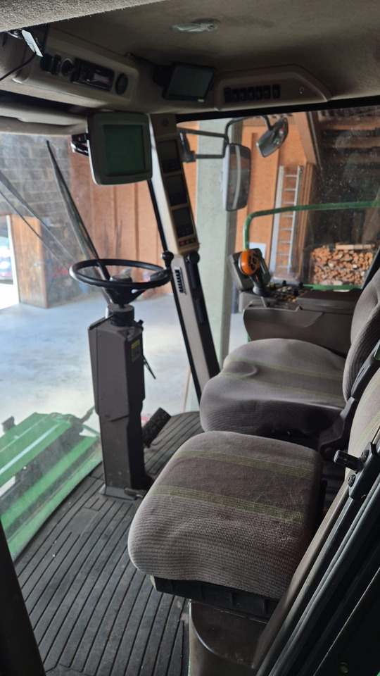 John Deere T660 i Hillmaster - 联合收割机:图2 John Deere T660 i Hillmaster - 联合收割机:图2