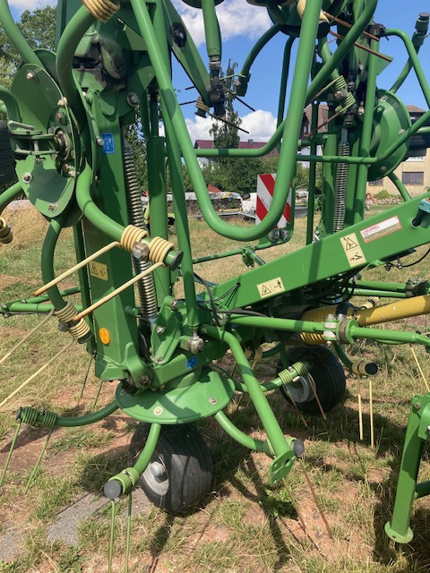 翻草机/ 搂草机 Krone KW 8.82/8:图6 翻草机/ 搂草机 Krone KW 8.82/8:图6