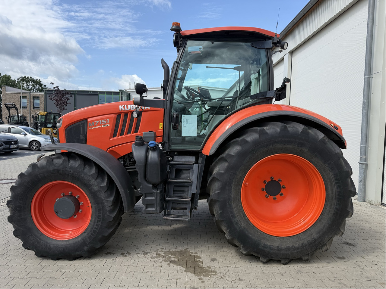 Kubota M 7151 KVT - 拖拉机:图5 Kubota M 7151 KVT - 拖拉机:图5